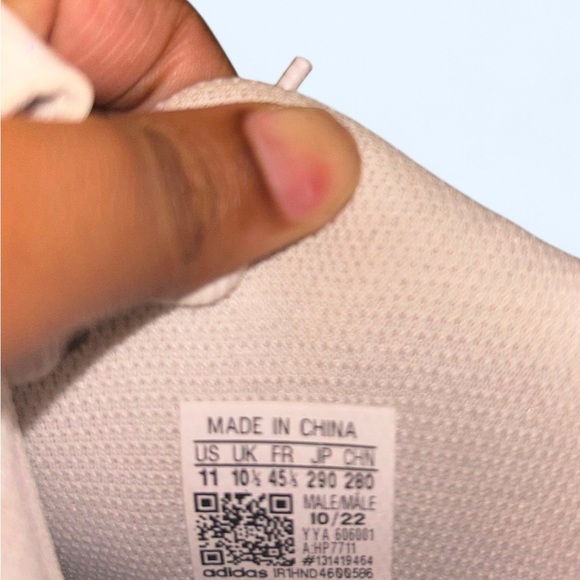 Adidas Gold and White Athletic Shoes with Zigzag Design - Picture 3 of 3